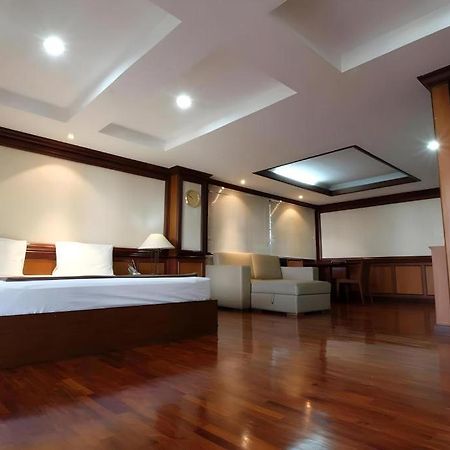 בנגקוק Alameda Suites Hotel מראה חיצוני תמונה