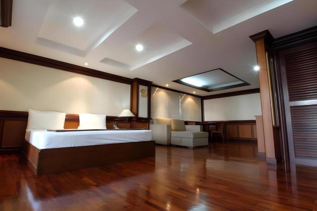 בנגקוק Alameda Suites Hotel מראה חיצוני תמונה